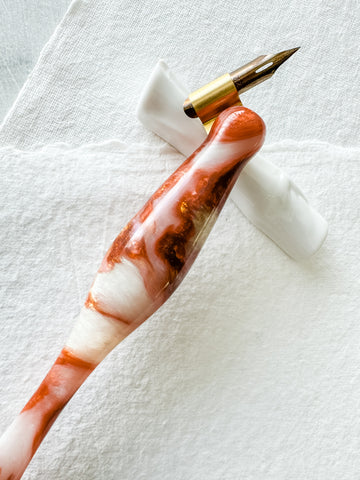 Calligraphy Pen Holder: Melody