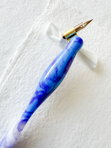 Calligraphy Pen Holder: Arándano